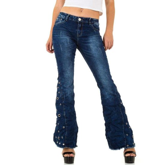 Trendy jeans met wijde pijpen.