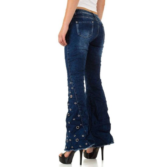 Trendy jeans met wijde pijpen.