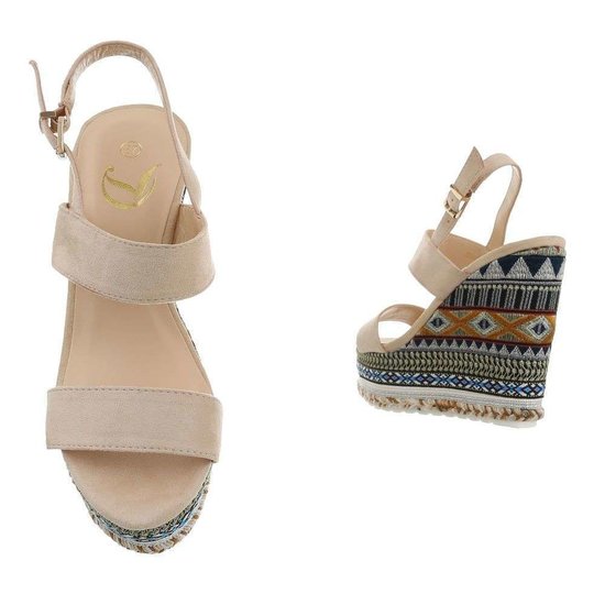 Aria bohemian wedge