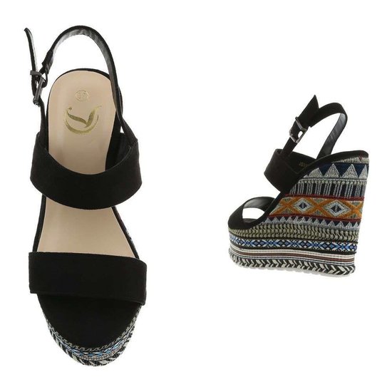 Aria bohemian wedge