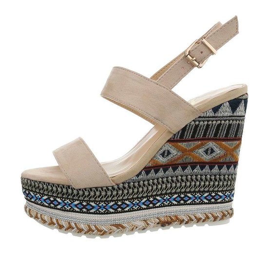 Aria bohemian wedge