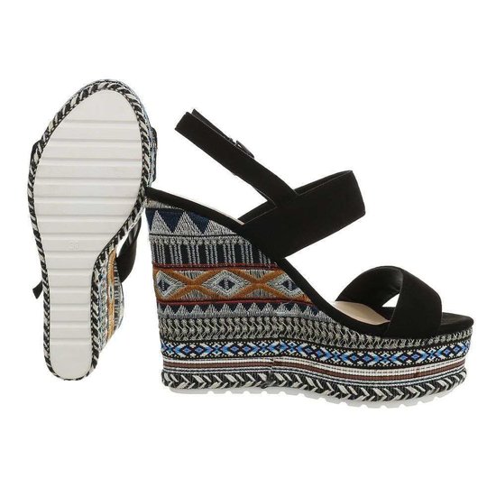 Aria bohemian wedge