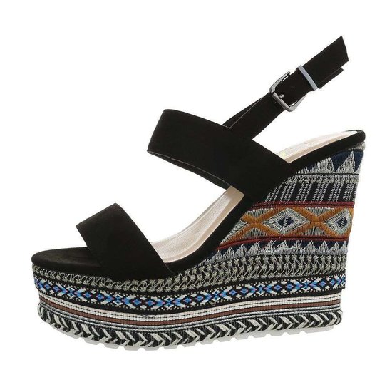 Aria bohemian wedge