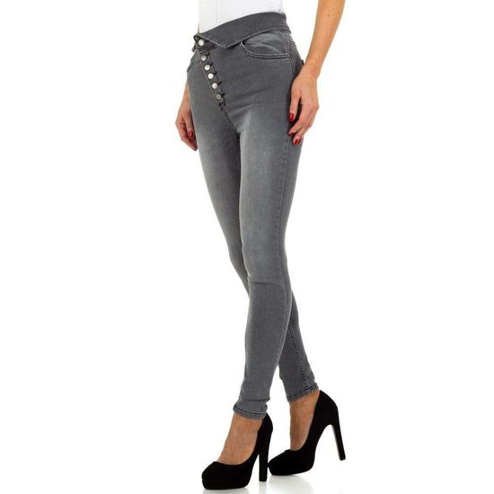 Trendy jeans met knoppen motief.