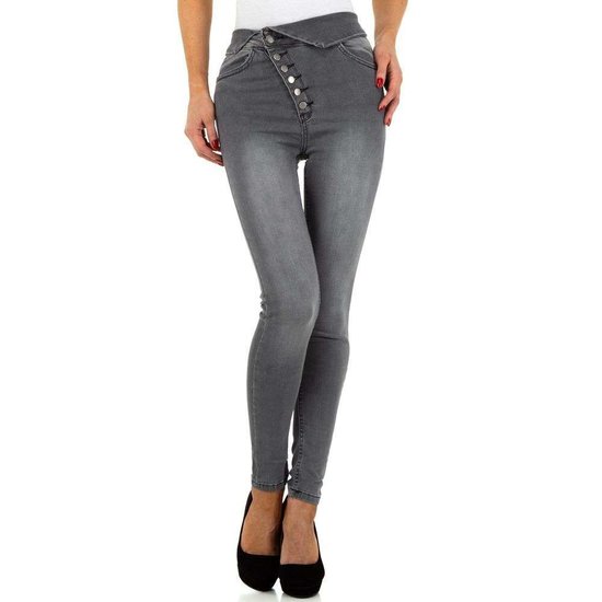 Trendy jeans met knoppen motief.