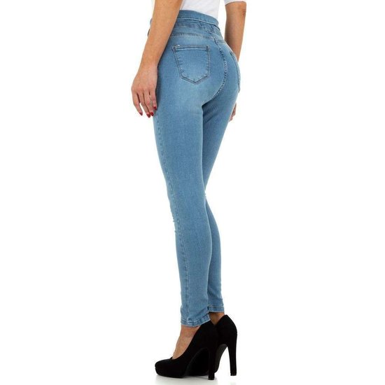 Fashion light blue jeans met knoppen motief