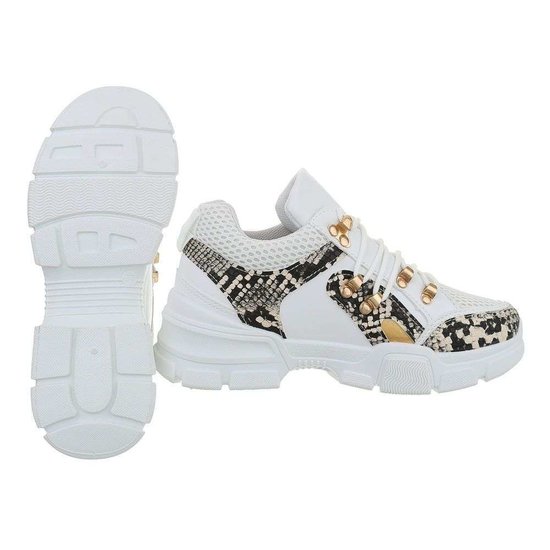 Trendy witte sneaker Anouk 1 met slangenprint.