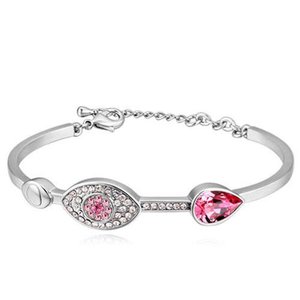 Elegante platinium armband met rose motief.