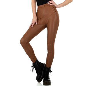 Pantalon brun, effet cuir.