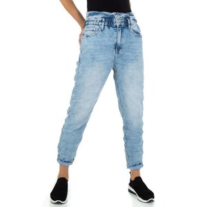 Hippe washed licht blauwe mom fit jeans.