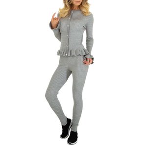 2 delige grijze fashion loungewear.