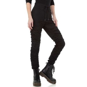 Skinny zwarte gefronste jeans broek.