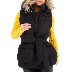 Stylische korte zwarte gewatteerde bodywarmer.