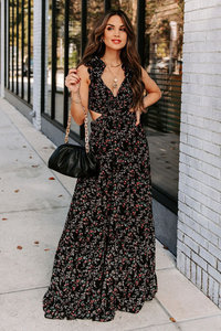Maxi zwarte cut out jurk.