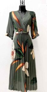 Elegante robe plissee vert kaki a motif fleur 