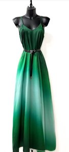 Robe longue en satin vert