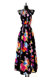 Trendy rainbow maxi halterjurk met print