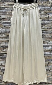 Beige broek in satin  TEMPORARY SOLD OUT