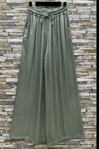 Kaki groene broek in satin