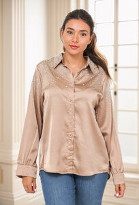 Elegante taupe satijnen oversized hemdblouse