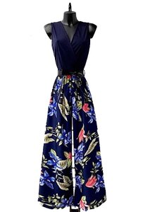 Blauw-zwarte mouwloze jumpsuit.