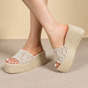 Beige hoge mule Brikke