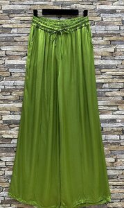 Olijf groene broek in satin