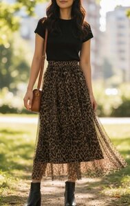 Lange zwarte rok in ultralicht tulle met leopardprint