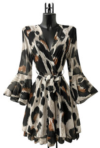 Prachtige korte luipaard mix wikkeljurk met print 