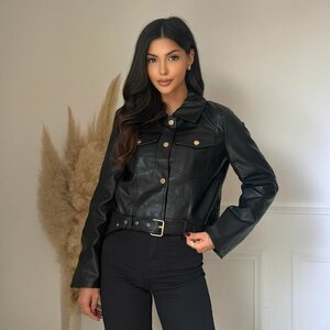Korte zwarte leatherlook jacket