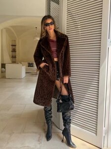 Manteau mi-long marron en fausse fourrure à imprimé léopard