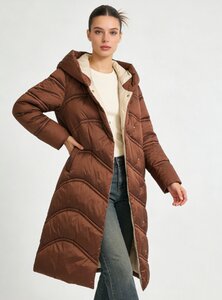 Longue doudoune marron élégant