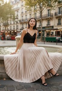 Lange beige plooirok in ultrazacht satijn