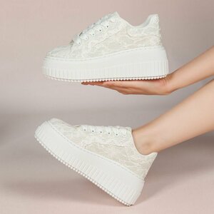 Baskets blanches Ceska 
