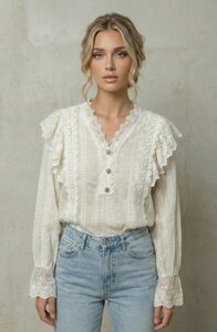 Élégante blouse en voile couleur crème