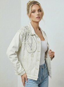Premium ecru witte jeans jacket bewerkt met parels,strass en excusief borduurwerk
