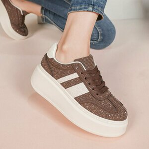 Baskets marron à semelle compensée Doris