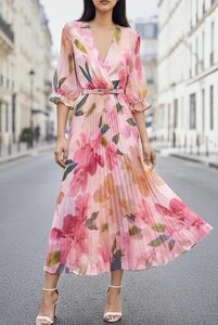 Sierlijke rose mix maxi plisse jurk met bloemmotief