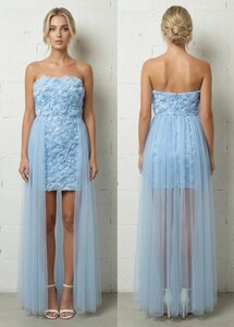 Prachtige korte licht blauwe bustier jurk met 3 d bloemen