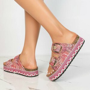 Mules fuchsia à plateforme avec boucles et détails brodés