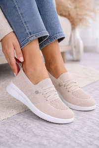 Beige instappers Chanika met sleehak – gebreide dames sneakers