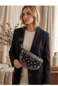 Stijlvolle zwarte heuptas met verstelbare schouderband