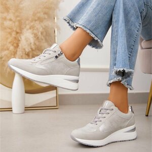 Grijze sneakers met wedge zool en zilveren details-Ingeborg