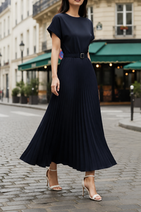 Donker blauwe plissé maxi jurk met ceintuur