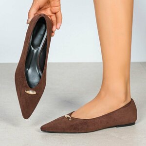 Ballerines marron en suédine à bout pointu avec détail doré-Alona