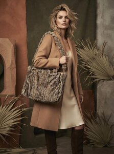Taupe fake fur tas