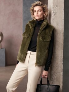Kaki groene bodywarmer in teddy fleece