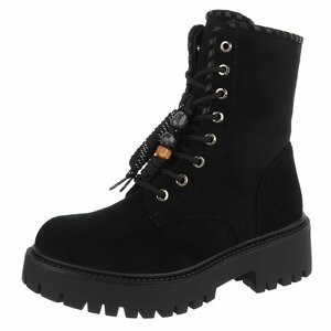 Zwarte suède veterboots met grove zool