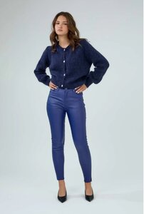 Blauwe slim fit leatherlook broek