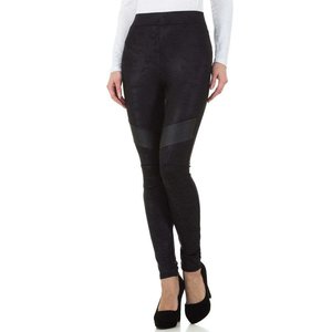 Mooie broek in leather look.